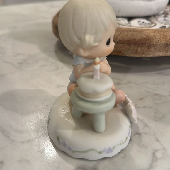 Precious Moments First Birthday figurine - Picture 3 of 5
